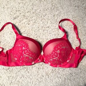 Victoria’s Secret very sexy push up bra